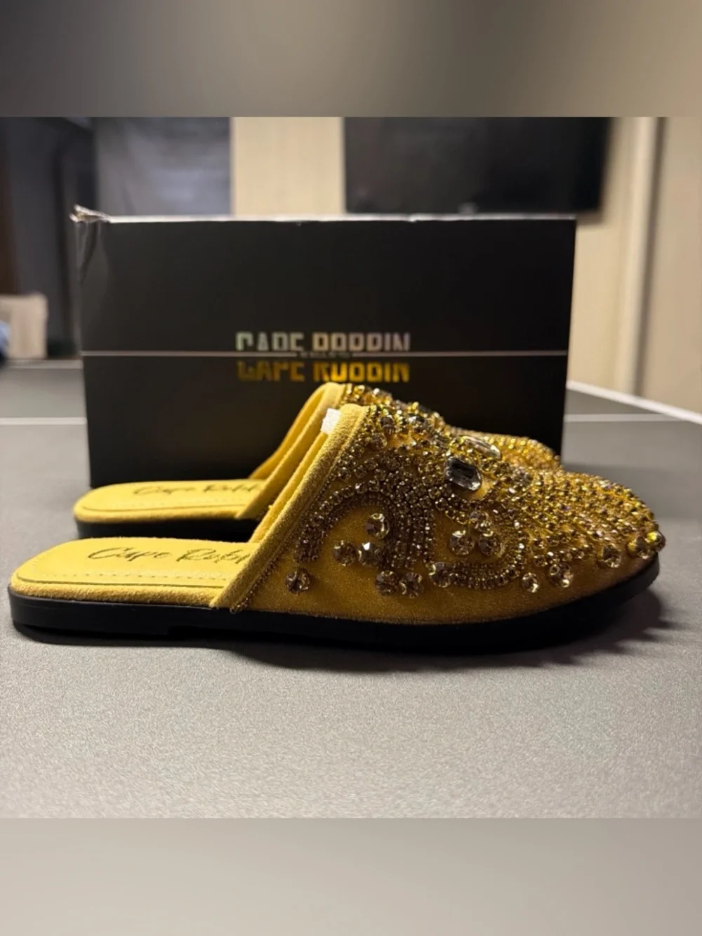 Cape Robbin Yellow Rhinestone‎ Embellished Mule Flats Gold Crystal Slides Size 6